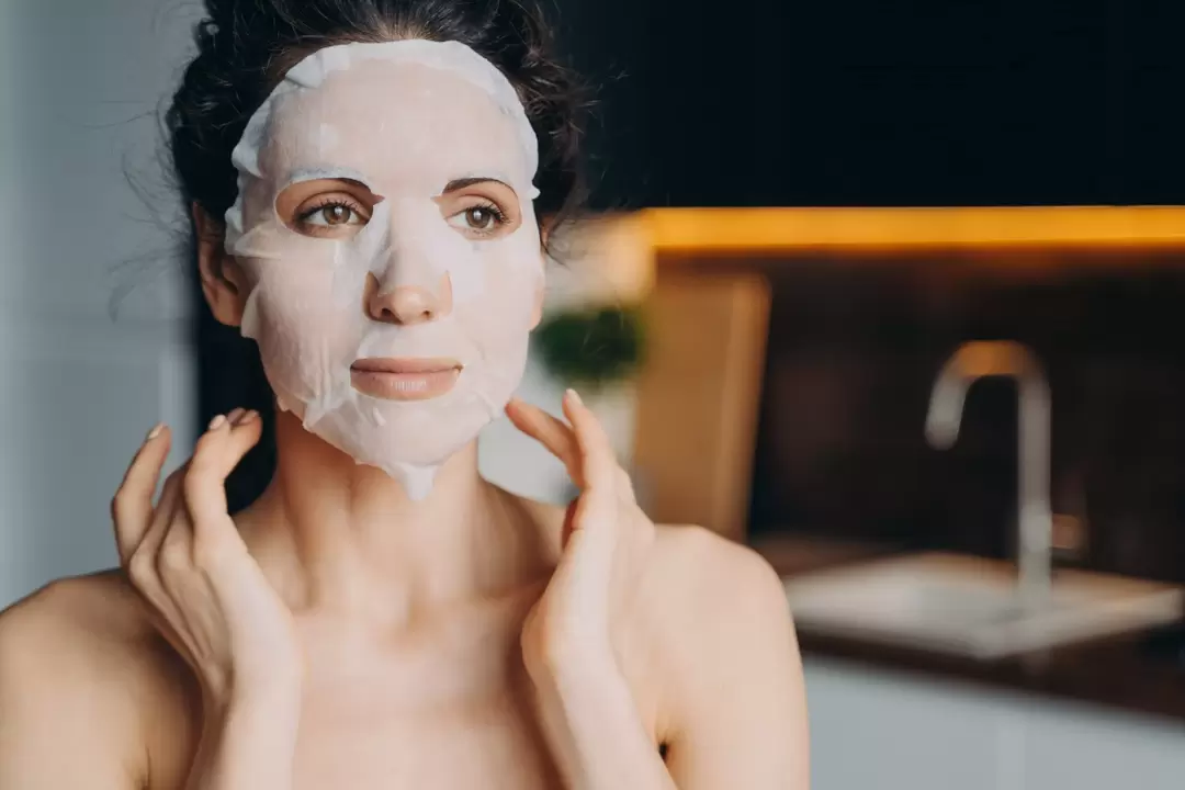 Les masques en tissu permettront aux femmes de plus de 30 ans d'être superbes